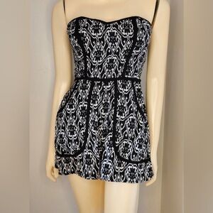 Xhilaration Target size medium black and white printed romper